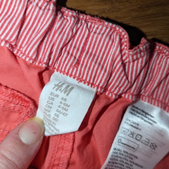 H&M pink baby girls shorts - Picture 3 of 4